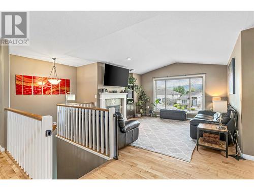 1492 Longley Crescent, Kelowna, BC - Indoor With Fireplace