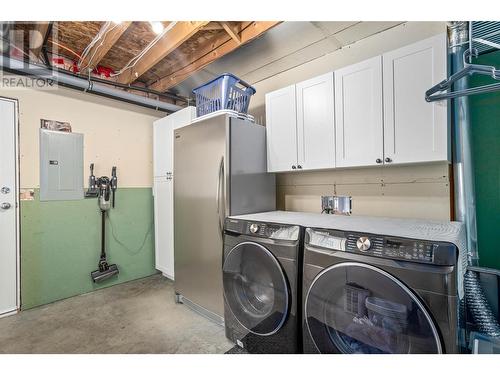 1492 Longley Crescent, Kelowna, BC - Indoor Photo Showing Laundry Room