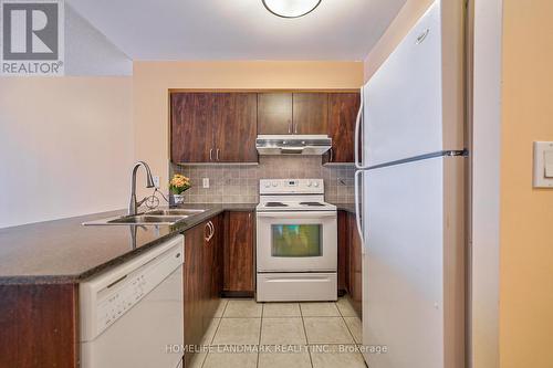 1109 - 55 South Town Centre Boulevard, Markham, ON - Indoor Photo Showing Kitchen With Double Sink