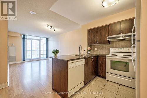 1109 - 55 South Town Centre Boulevard, Markham, ON - Indoor Photo Showing Kitchen