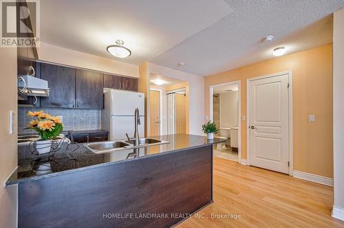 1109 - 55 South Town Centre Boulevard, Markham, ON - Indoor Photo Showing Kitchen With Double Sink