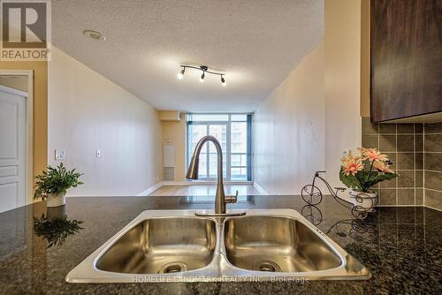 1109 - 55 South Town Centre Boulevard, Markham, ON - Indoor Photo Showing Kitchen With Double Sink