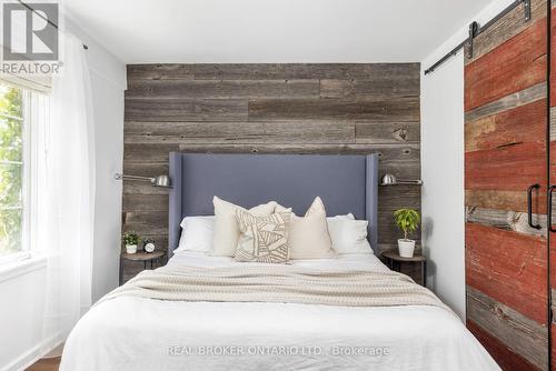 111 Manning Avenue, Toronto C01, ON - Indoor Photo Showing Bedroom