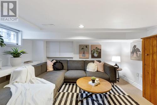 111 Manning Avenue, Toronto C01, ON - Indoor Photo Showing Living Room