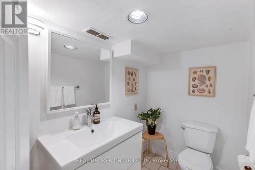 111 Manning Avenue, Toronto C01, ON - Indoor Photo Showing Bathroom