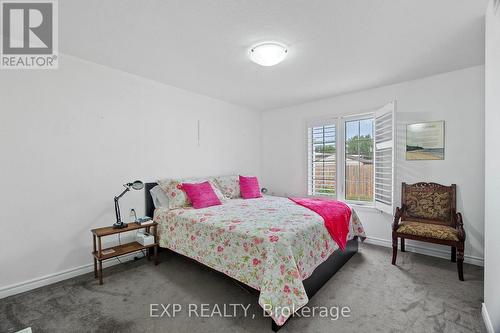 18 Devon Drive, South Huron (Exeter), ON - Indoor Photo Showing Bedroom