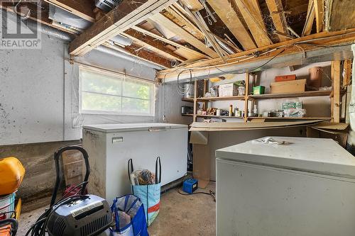 15781 Peters Road, Crawford Bay, BC - Indoor Photo Showing Laundry Room