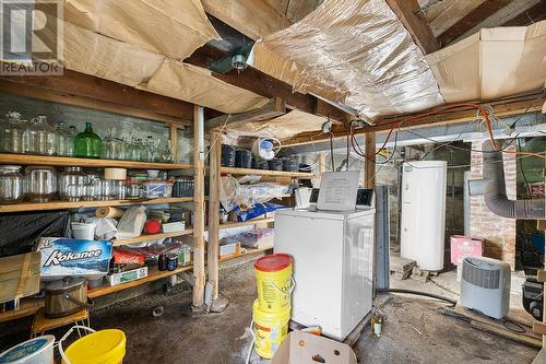 15781 Peters Road, Crawford Bay, BC - Indoor Photo Showing Basement