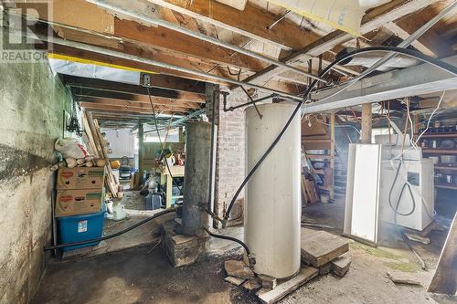 15781 Peters Road, Crawford Bay, BC - Indoor Photo Showing Basement