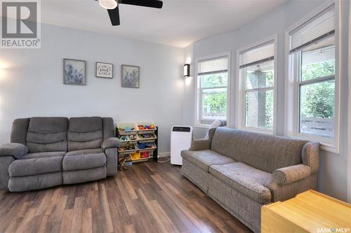 1159 Alder Avenue, Moose Jaw, SK - Indoor Photo Showing Living Room