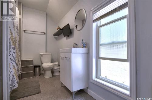 1159 Alder Avenue, Moose Jaw, SK - Indoor Photo Showing Bathroom