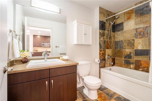 551 Maple Avenue|Unit #715, Burlington, ON - Indoor Photo Showing Bathroom
