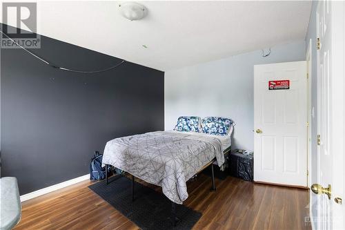 664 Tanner Drive, Kingston, ON - Indoor Photo Showing Bedroom