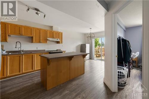 664 Tanner Drive, Kingston, ON - Indoor Photo Showing Kitchen