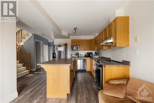 664 Tanner Drive, Kingston, ON - Indoor Photo Showing Kitchen