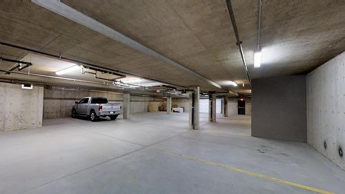 732 B - 700 Bighorn Boulevard, Radium Hot Springs, BC - Indoor Photo Showing Garage