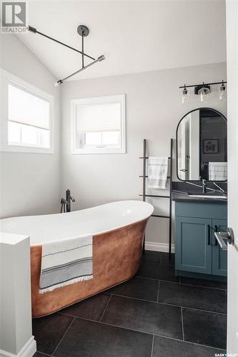 5201 Green Crescent, Regina, SK - Indoor Photo Showing Bathroom