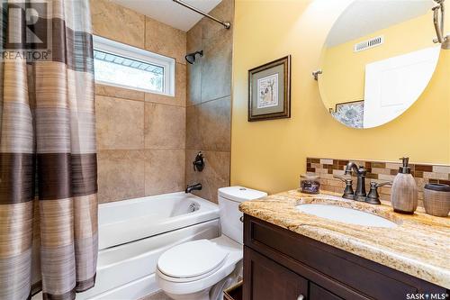 228 Woodland Avenue, Buena Vista, SK - Indoor Photo Showing Bathroom