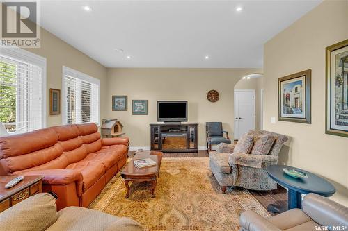 228 Woodland Avenue, Buena Vista, SK - Indoor Photo Showing Living Room