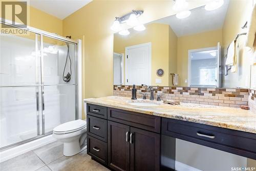 228 Woodland Avenue, Buena Vista, SK - Indoor Photo Showing Bathroom