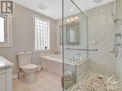 467 Echo Drive, Ottawa, ON - Indoor Photo Showing Bathroom