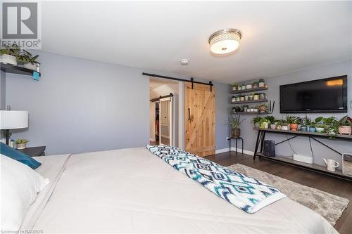 470 15Th Street W, Owen Sound, ON - Indoor Photo Showing Bedroom