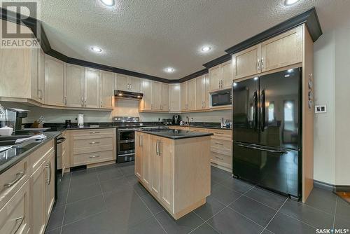 649 Royal Street, Regina, SK - Indoor Photo Showing Kitchen