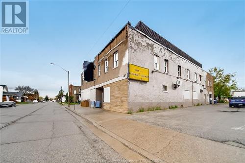 1636 Drouillard, Windsor, ON 