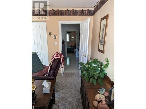 2309 5Th  Avenue, Castlegar, BC - Indoor