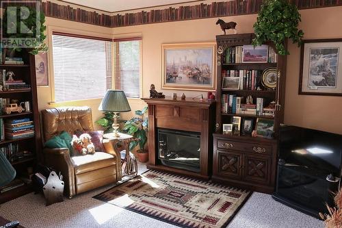 2309 5Th  Avenue, Castlegar, BC - Indoor With Fireplace