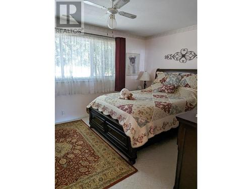 2309 5Th  Avenue, Castlegar, BC - Indoor Photo Showing Bedroom