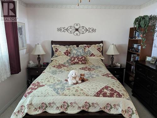 2309 5Th  Avenue, Castlegar, BC - Indoor Photo Showing Bedroom