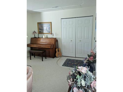 2309 5Th Ave, Castlegar, BC - Indoor