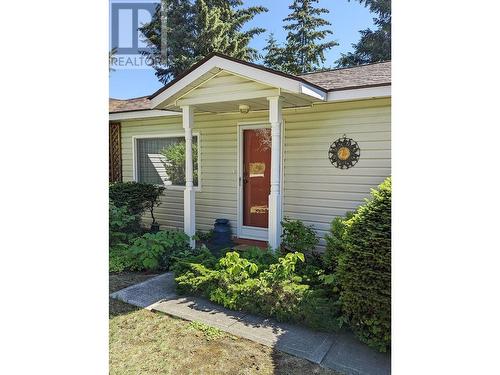 2309 5Th  Avenue, Castlegar, BC - Outdoor