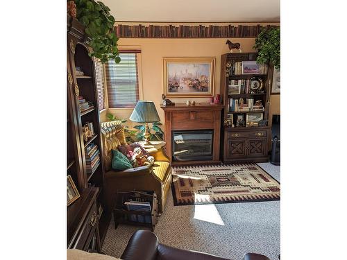 2309 5Th Ave, Castlegar, BC - Indoor With Fireplace