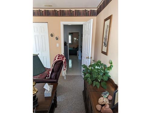 2309 5Th Ave, Castlegar, BC - Indoor