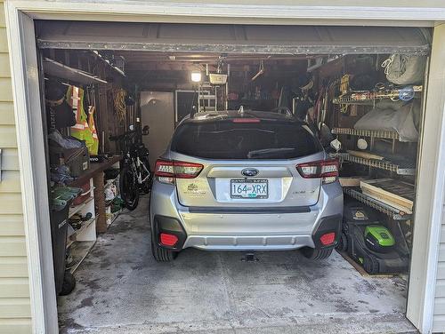 2309 5Th Ave, Castlegar, BC - Indoor Photo Showing Garage