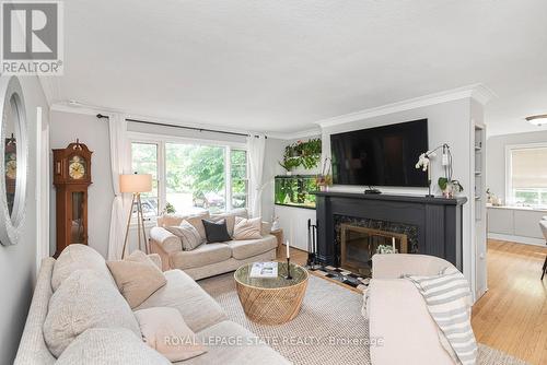 2 Mountain Brow Boulevard, Hamilton, ON - Indoor Photo Showing Living Room With Fireplace