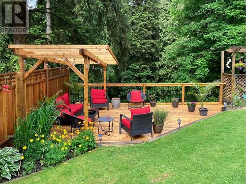 1131 Mountain Highway, North Vancouver, BC - Outdoor With Deck Patio Veranda With Backyard