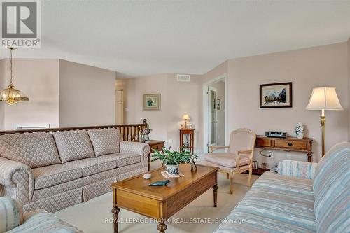 89 Navigators Trail, Kawartha Lakes (Bobcaygeon), ON - Indoor Photo Showing Living Room