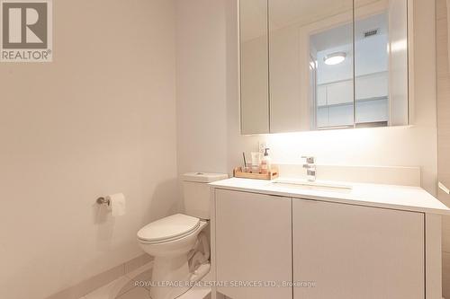 Ph28 - 1 Edgewater Drive, Toronto C08, ON - Indoor Photo Showing Bathroom