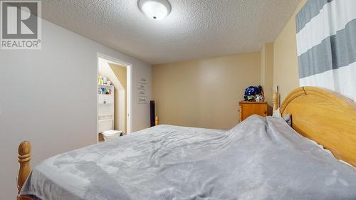 337 20Th  Avenue, Creston, BC - Indoor Photo Showing Bedroom