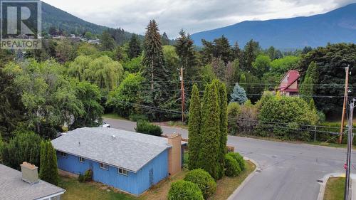 337 20Th  Avenue, Creston, BC - Outdoor With View