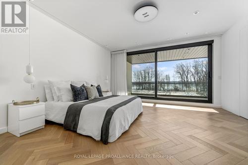 16 Bayswater Road, Quinte West, ON - Indoor Photo Showing Bedroom