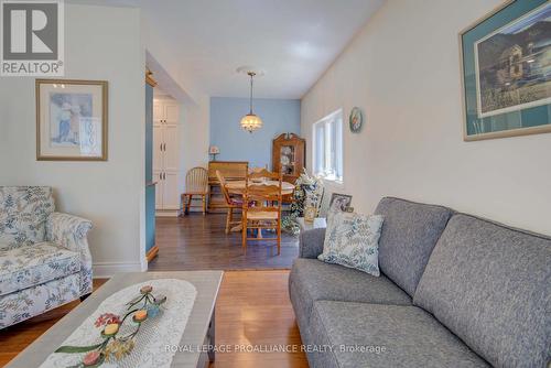 31 George Street, Westport, ON - Indoor Photo Showing Living Room