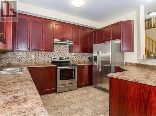 24 Accent Circle, Brampton (Northwest Sandalwood Parkway), ON - Indoor Photo Showing Kitchen With Stainless Steel Kitchen With Double Sink