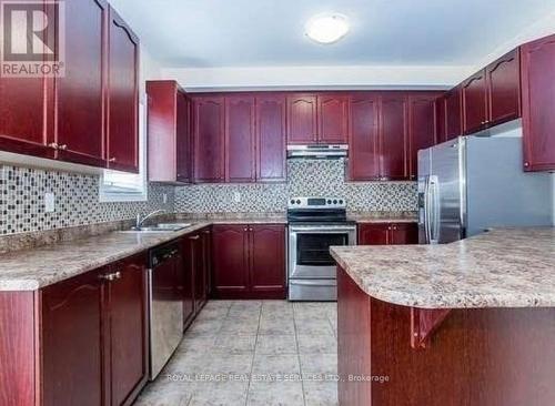 24 Accent Circle, Brampton (Northwest Sandalwood Parkway), ON - Indoor Photo Showing Kitchen With Stainless Steel Kitchen