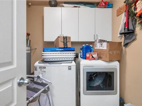 214-350 Island Hwy South, Campbell River, BC - Indoor Photo Showing Laundry Room