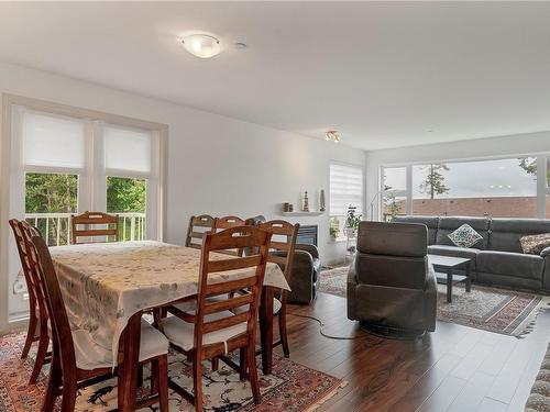 214-350 Island Hwy South, Campbell River, BC - Indoor Photo Showing Dining Room