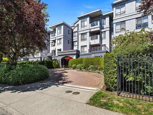 307-520 Dunedin St, Victoria, BC - Outdoor With Facade